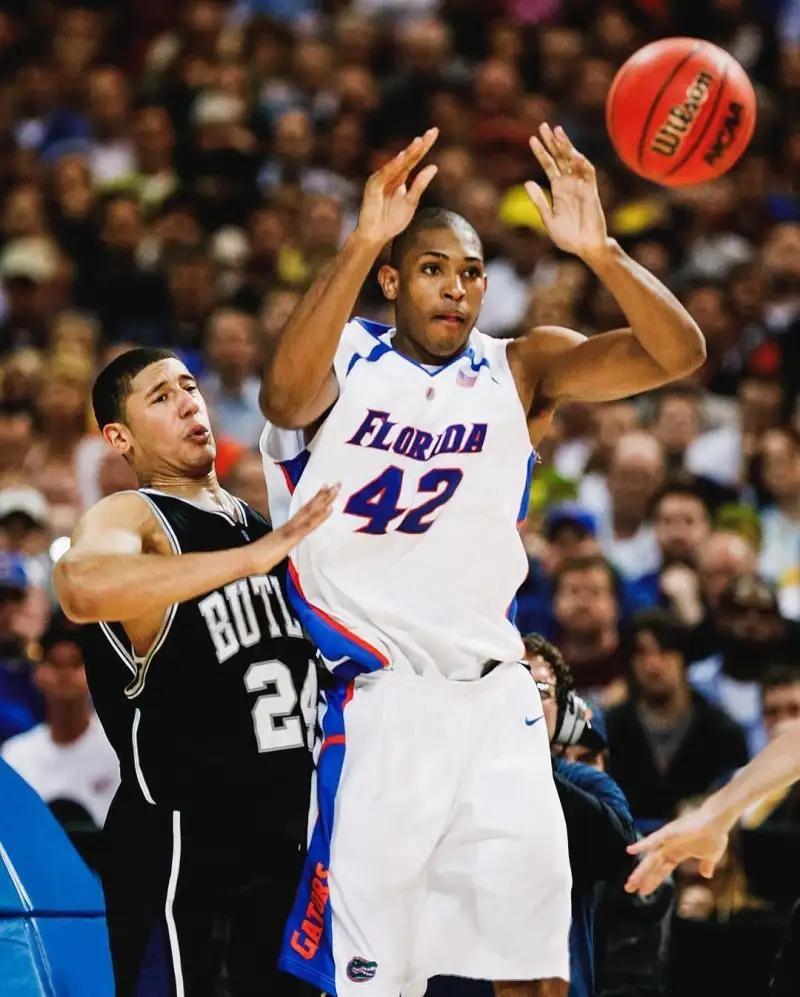 九游-凯尔特人球星三分绝杀，全场观众热烈欢呼，是否成功.-九游