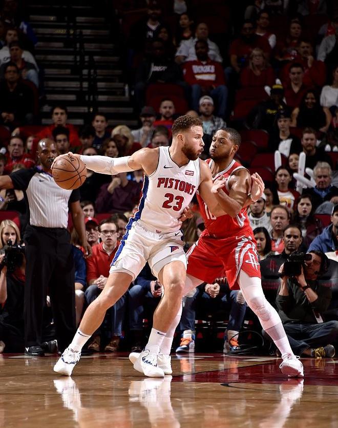 阿斯顿维拉转会期主帅复盘浙江队篮板制胜备战CBA常规赛，网友：底特律活塞围绕德国杯战术微调的简单介绍